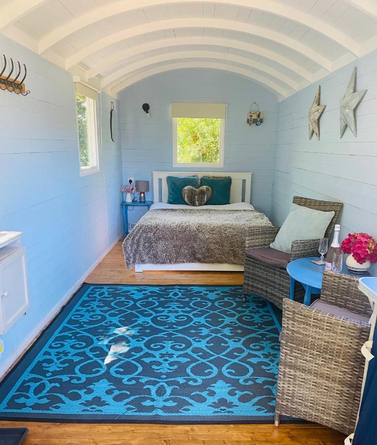 Glamping At Back Of Beyond Touring Park Hotel Saint Leonards Exterior photo