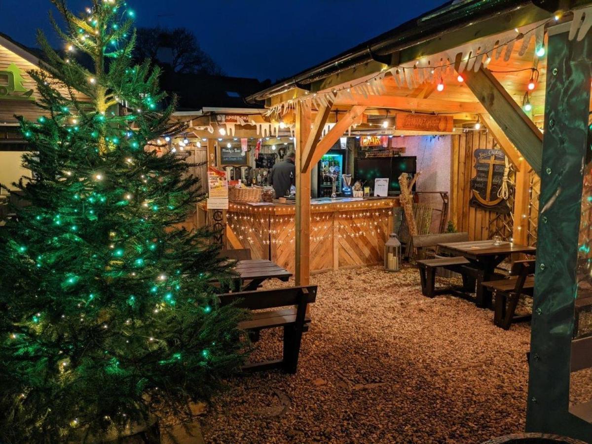 Glamping At Back Of Beyond Touring Park Hotel Saint Leonards Exterior photo
